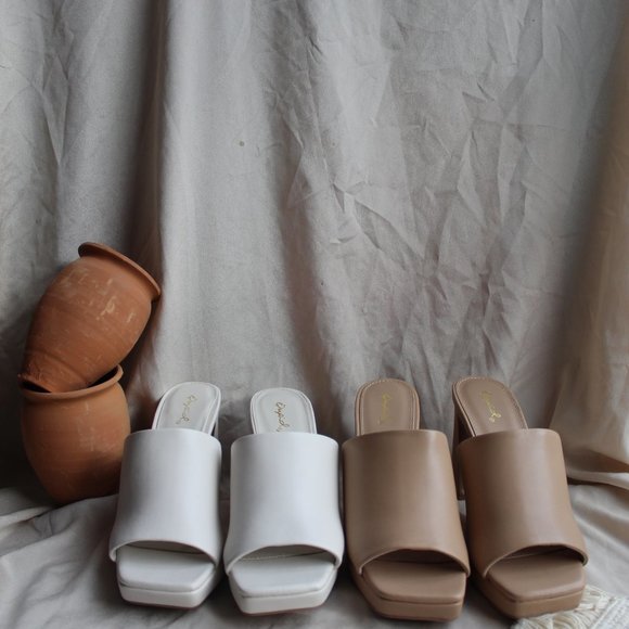 🚨LAST PAIR// Off White vegan leather block heel platform Mule - Picture 10 of 12